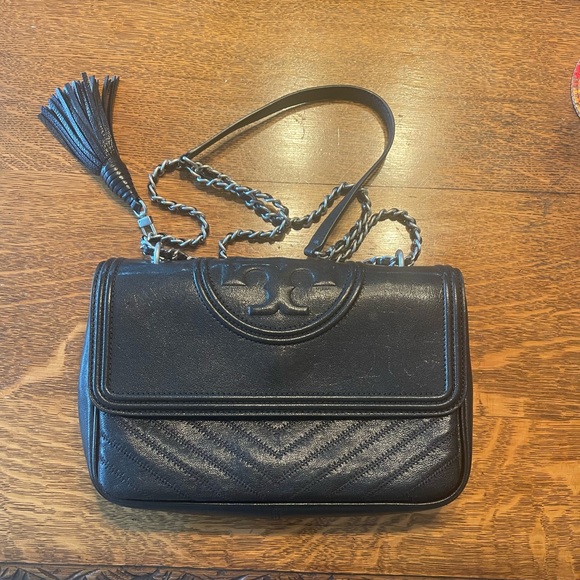 💕Tory Burch Fleming Leather Convertible Shoulder Bag💕 - Picture 1 of 8